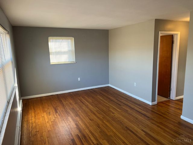 1002 Winfield Avenue, Cincinnati, OH 45205