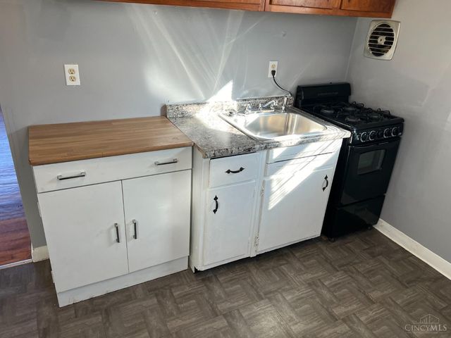 1002 Winfield Avenue, Cincinnati, OH 45205