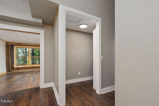 114 Whisperwood Lane, Johnson City, TN 37601