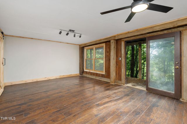 114 Whisperwood Lane, Johnson City, TN 37601