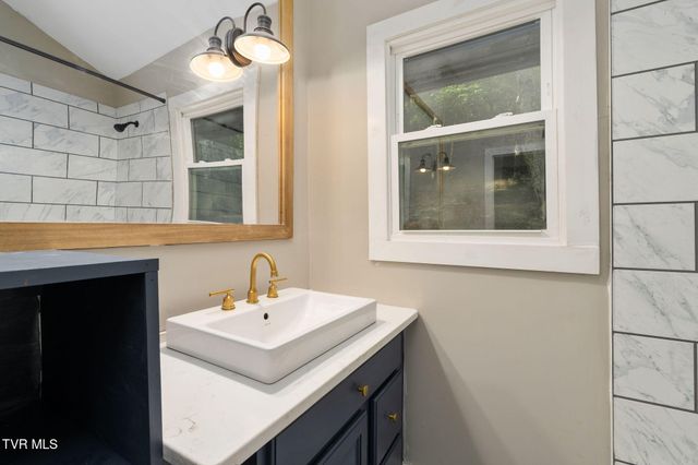 114 Whisperwood Lane, Johnson City, TN 37601