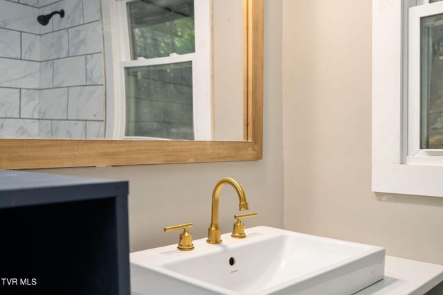 114 Whisperwood Lane, Johnson City, TN 37601