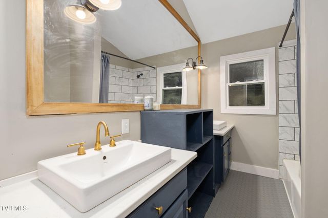 114 Whisperwood Lane, Johnson City, TN 37601