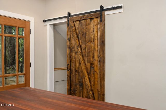 114 Whisperwood Lane, Johnson City, TN 37601