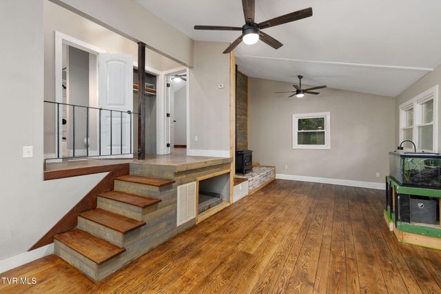 114 Whisperwood Lane, Johnson City, TN 37601