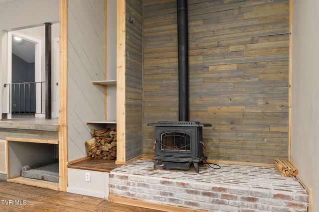 114 Whisperwood Lane, Johnson City, TN 37601