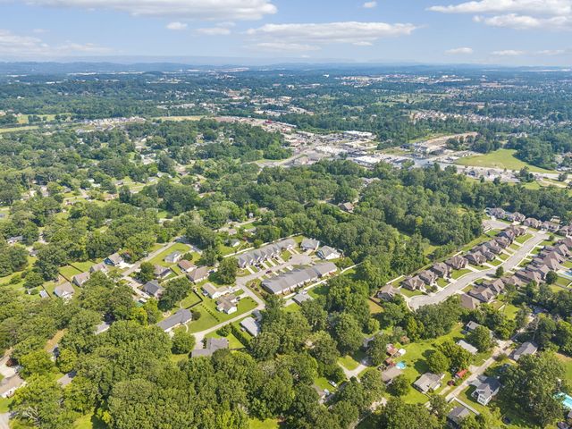 1004 Grey Oaks Lane, Chattanooga, TN 37421