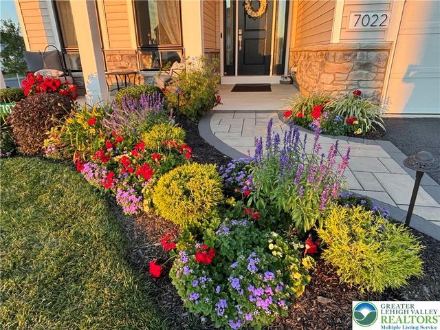 7022 Oak Lane, East Allen Twp, PA 18014