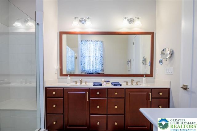 7022 Oak Lane, East Allen Twp, PA 18014