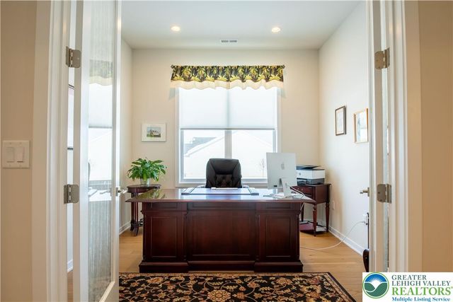 7022 Oak Lane, East Allen Twp, PA 18014