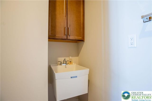 7022 Oak Lane, East Allen Twp, PA 18014