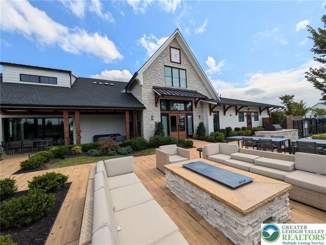 7022 Oak Lane, East Allen Twp, PA 18014