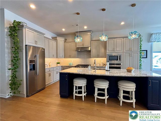 7022 Oak Lane, East Allen Twp, PA 18014