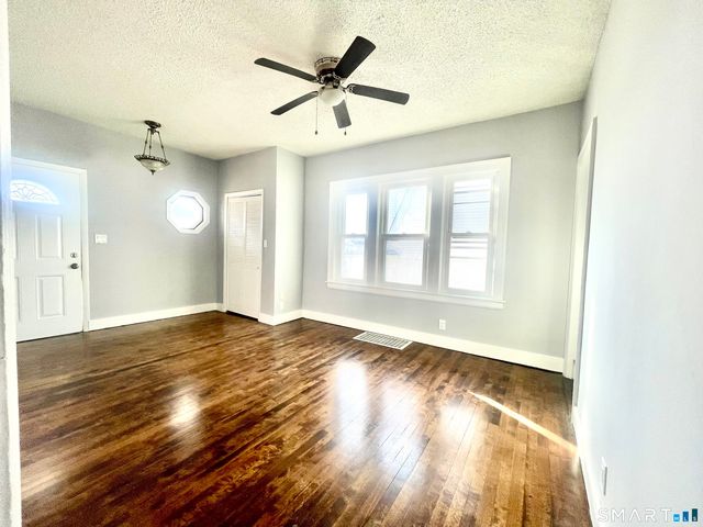 87 Melrose Avenue, Waterbury, CT 06705