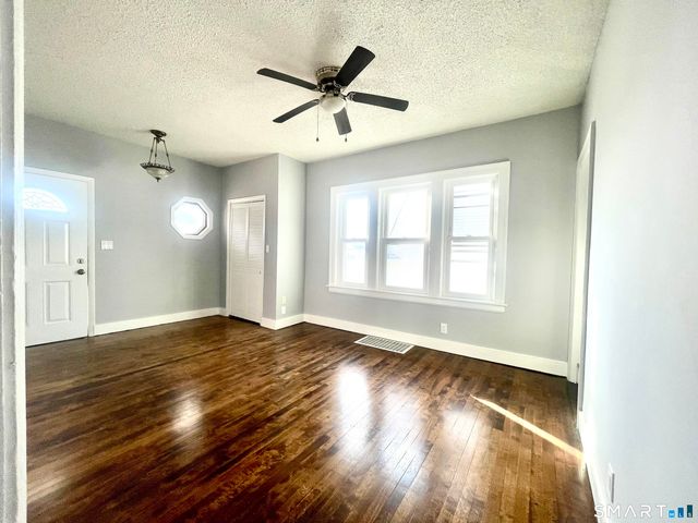 87 Melrose Avenue, Waterbury, CT 06705