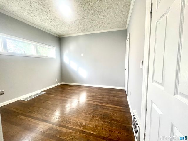 87 Melrose Avenue, Waterbury, CT 06705