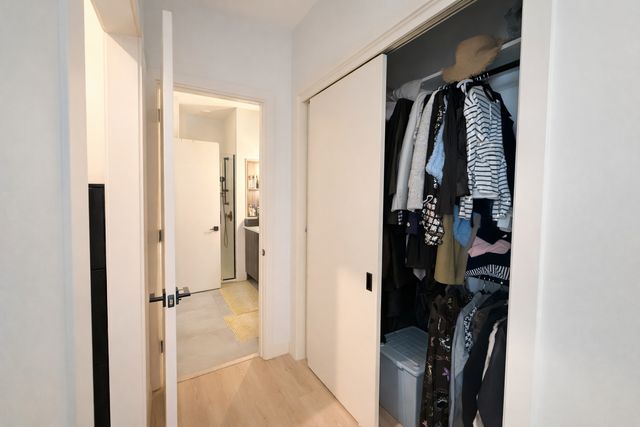 948 W Sunnyside Avenue 404, Chicago, IL 60640