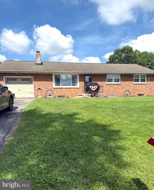2925 STARFIRE DR, York, PA 17403