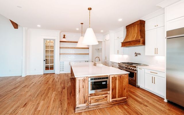 2457 Union Station Dr, Thompsons Station, TN 37179