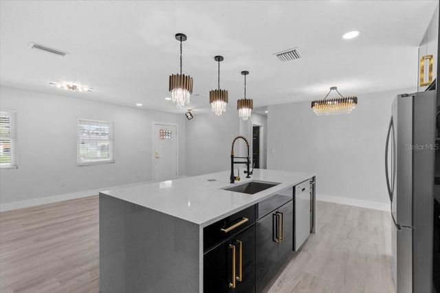 3909 W OKLAHOMA AVENUE, Tampa, FL 33616