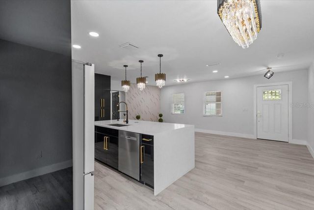 3909 W OKLAHOMA AVENUE, Tampa, FL 33616