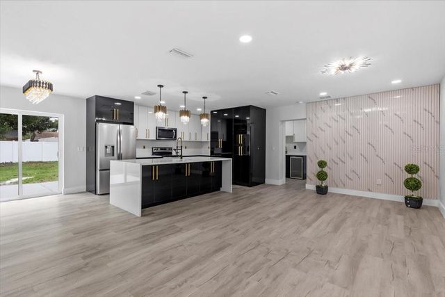 3909 W OKLAHOMA AVENUE, Tampa, FL 33616