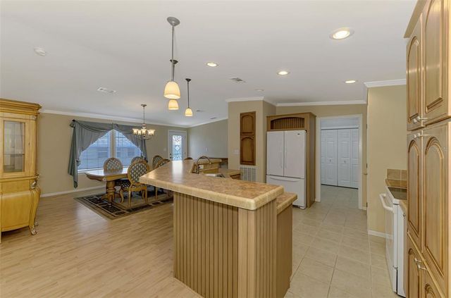 621 GLORIOSA DRIVE, Venice, FL 34293
