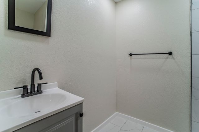 5914 Victor Street, Dallas, TX 75214