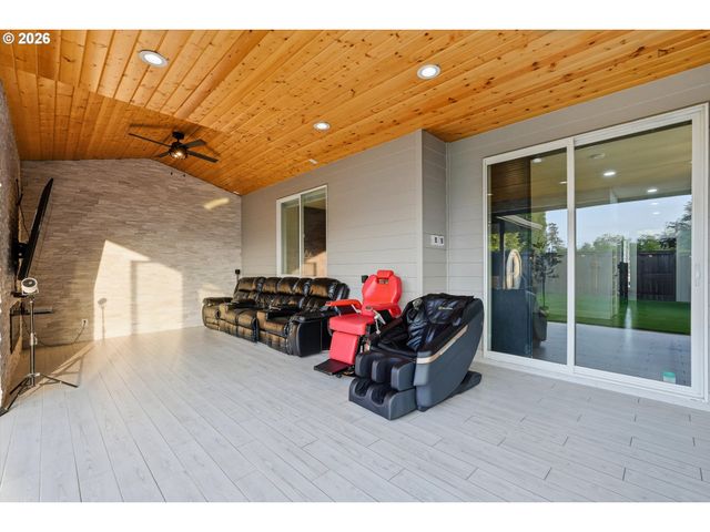 2923 Sw 40TH St, Gresham, OR 97080