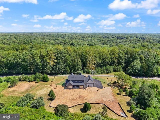 7924 EVANS FORD RD, Clifton, VA 20124