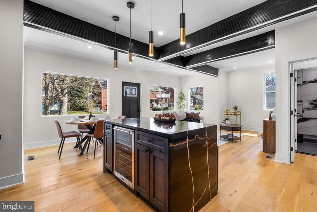 713 CROISSANT PL SE, Washington, DC 20019