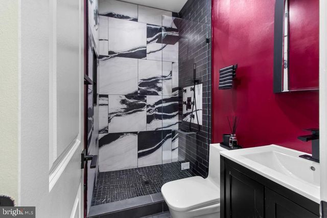 713 CROISSANT PL SE, Washington, DC 20019