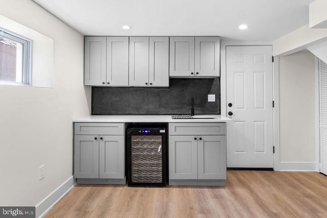 713 CROISSANT PL SE, Washington, DC 20019