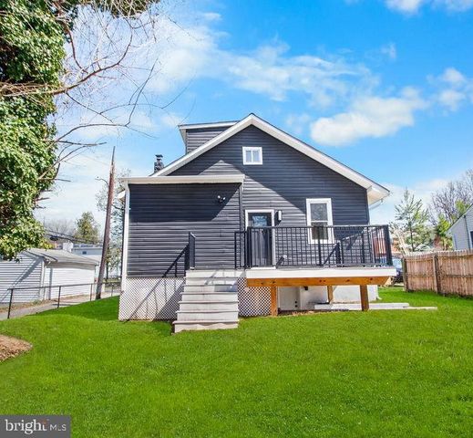 713 CROISSANT PL SE, Washington, DC 20019