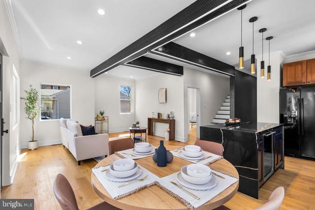 713 CROISSANT PL SE, Washington, DC 20019