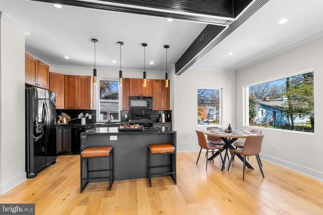 713 CROISSANT PL SE, Washington, DC 20019