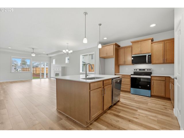 630 E Fourth St, Yamhill, OR 97148