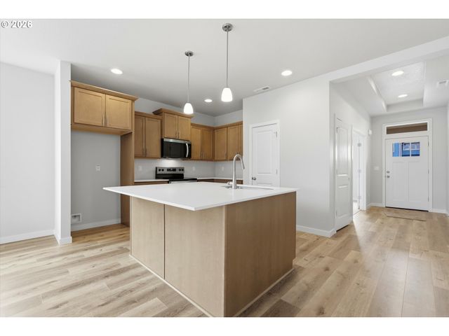 630 E Fourth St, Yamhill, OR 97148
