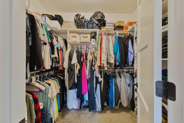 1046 DEVERON Drive, Council Bluffs, IA 51503