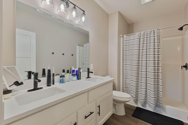 1046 DEVERON Drive, Council Bluffs, IA 51503