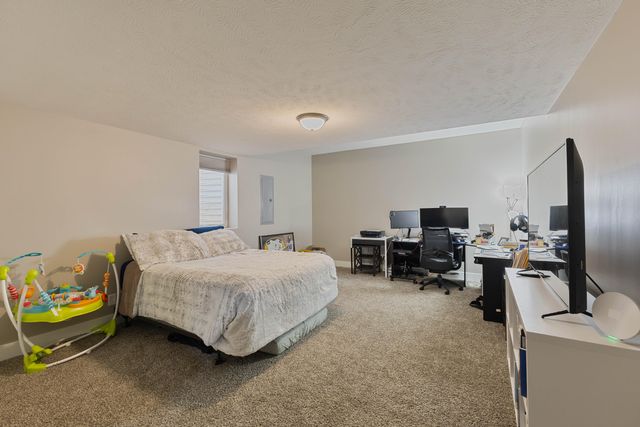 1046 DEVERON Drive, Council Bluffs, IA 51503