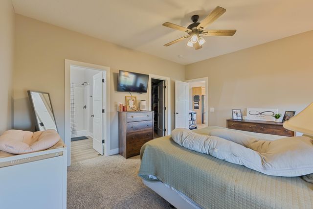 1046 DEVERON Drive, Council Bluffs, IA 51503