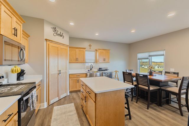 1046 DEVERON Drive, Council Bluffs, IA 51503