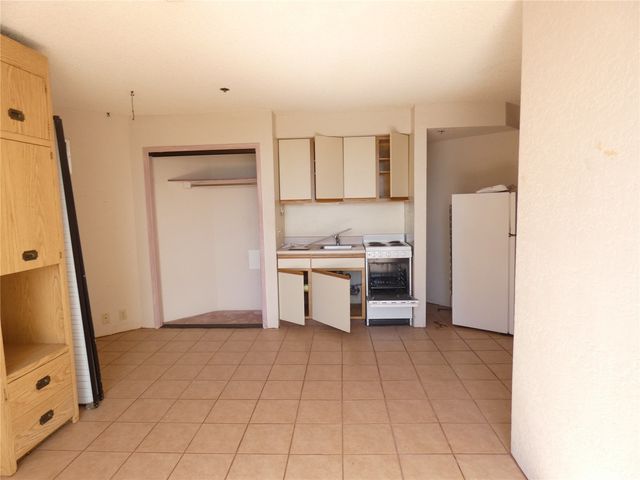 300 Wai Nani Way II1617, Honolulu, HI 96815
