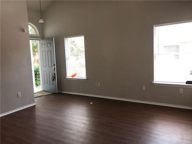 1251 Pine Portage LOOP, Leander, TX 78641