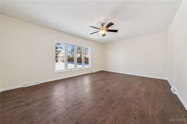 3545 Heatherwood Drive, Hamburg, NY 14075