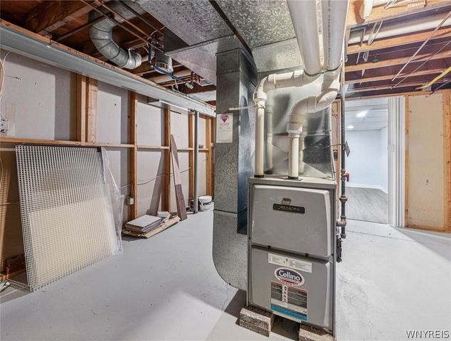 3545 Heatherwood Drive, Hamburg, NY 14075