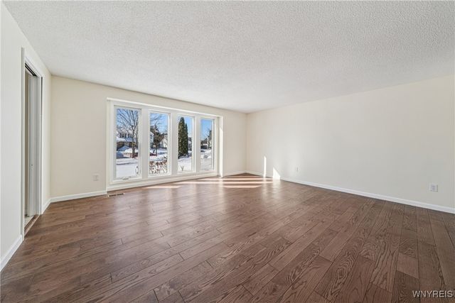 3545 Heatherwood Drive, Hamburg, NY 14075