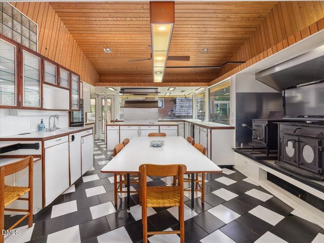 215 Hillcrest Road, Raleigh, NC 27605