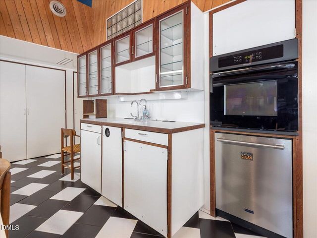 215 Hillcrest Road, Raleigh, NC 27605